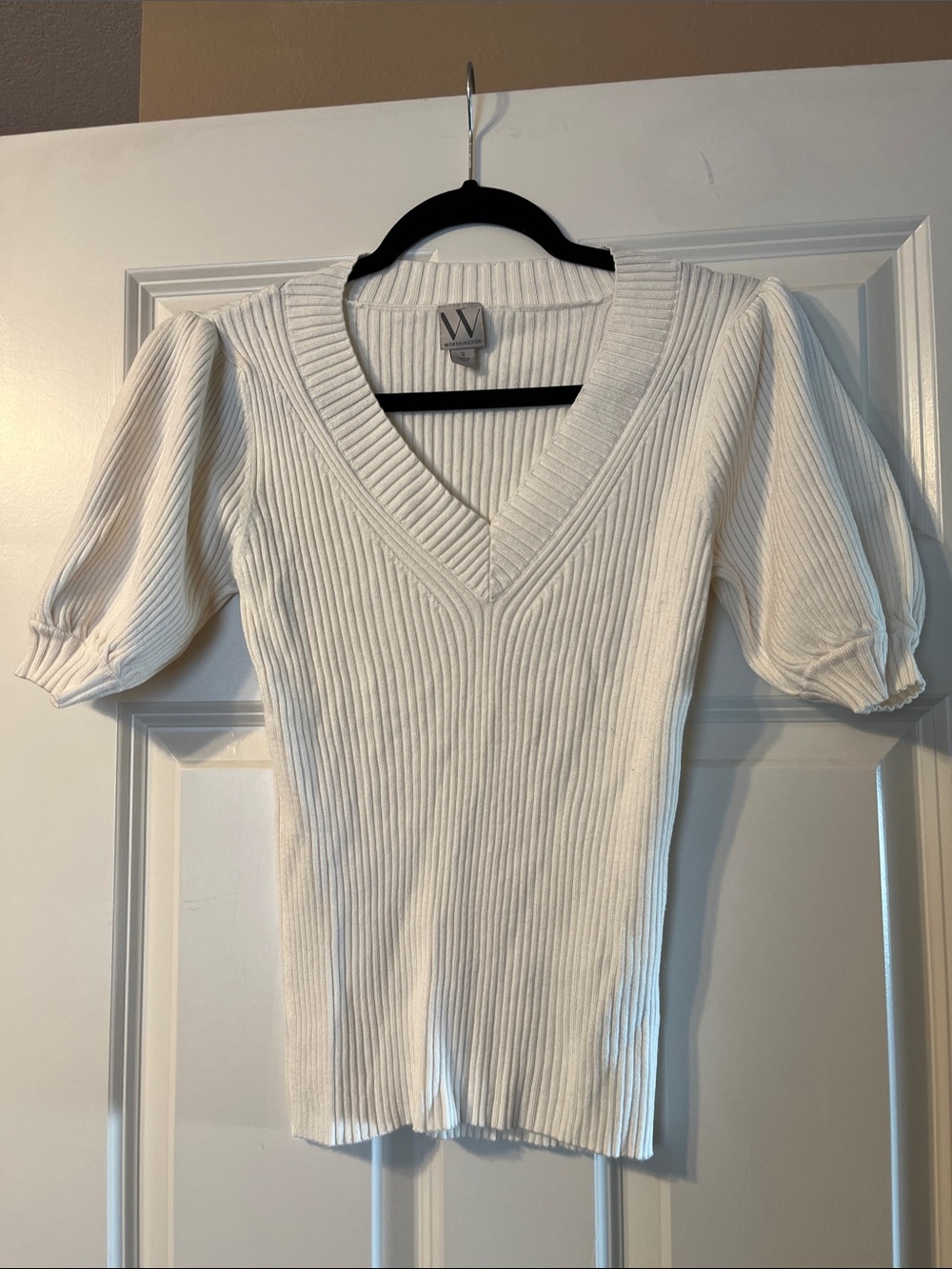 NWOT Worthington White Ribbed V-Neck Puff Sleeve Top